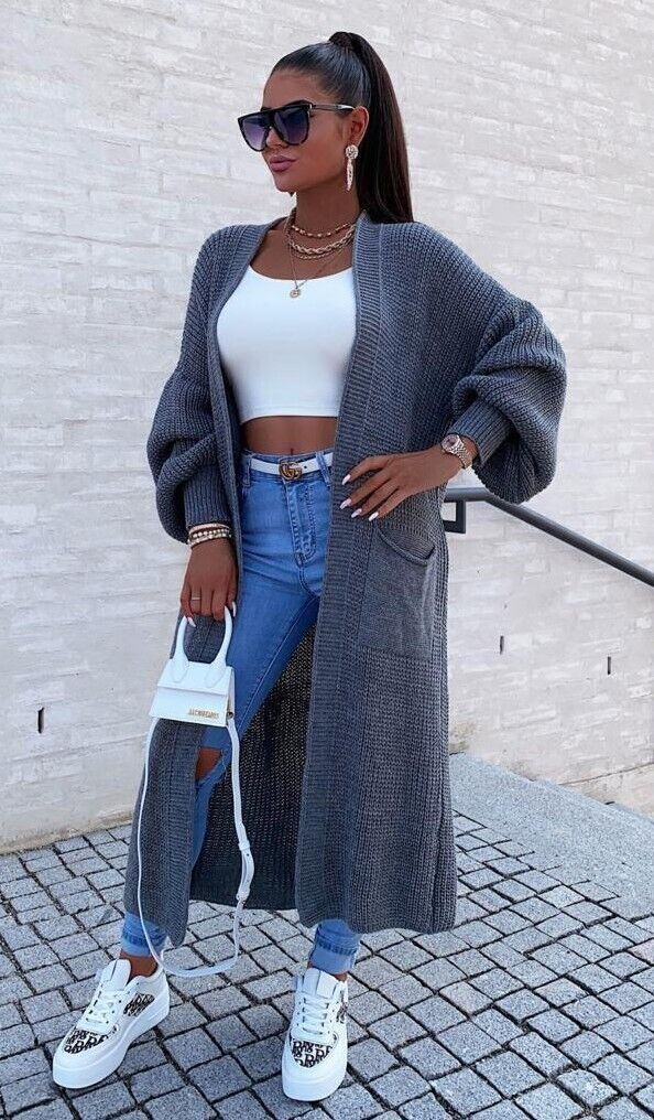 NOIRÉ – Classic Knit Pocket Cardigan Sweater